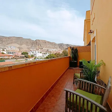 Apto Jazmin, 3 Hab, Gran Terraza Con Vistas A La Montana Y A 15 Min De La Playa Apartment *